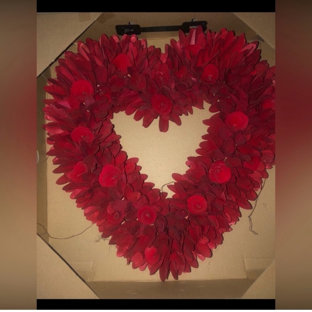 Pier One valentines wreath 17x18”